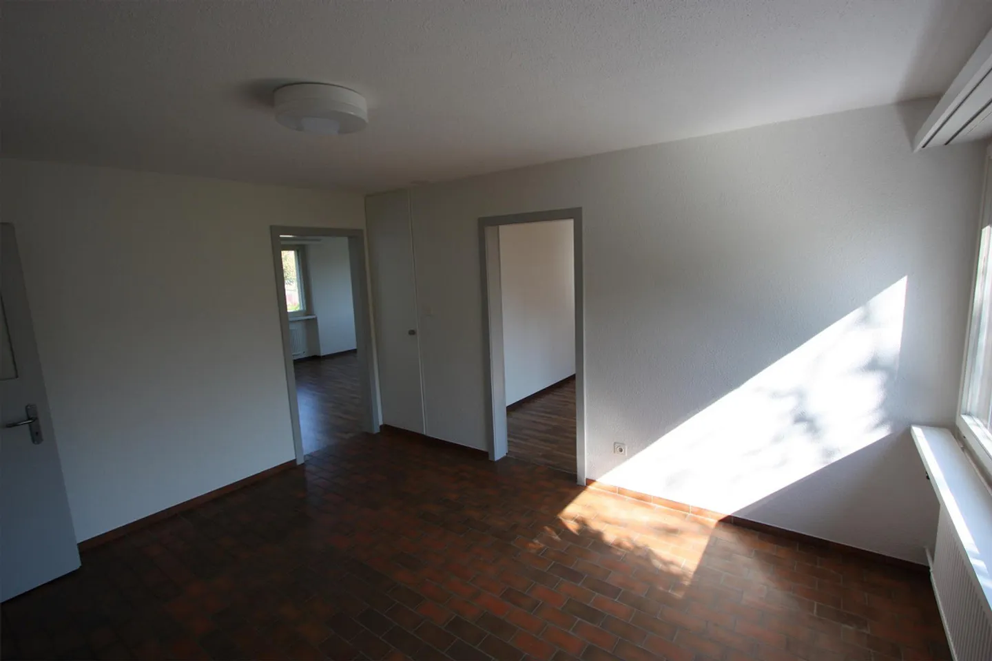 Charmantes Einfamilienhaus mit Garten - Foto 10 von 19