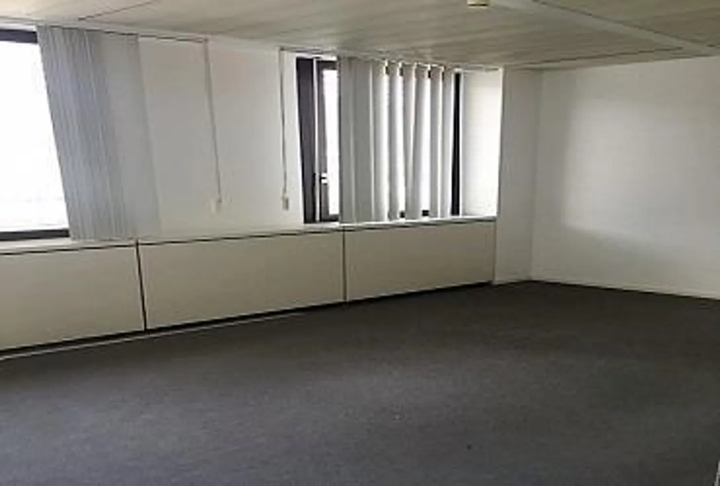 CHIASSO, BÜROGEBÄUDE ZU MIETEN - CHIASSO CORSO SAN GOTTARDO GEBIET - Foto 21 von 22