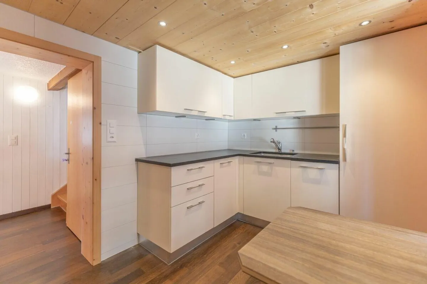 4.5-Room Single-Family House with Garden and Workshop - Photo 6 of 13