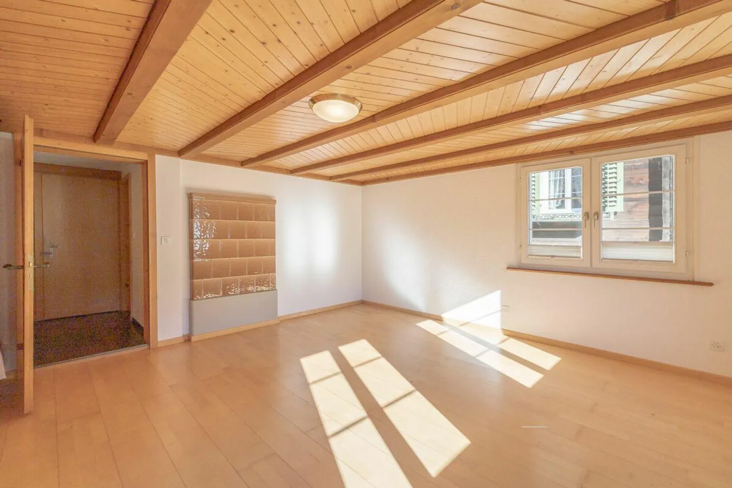 4.5-Room Single-Family House with Garden and Workshop - Photo 4 of 13