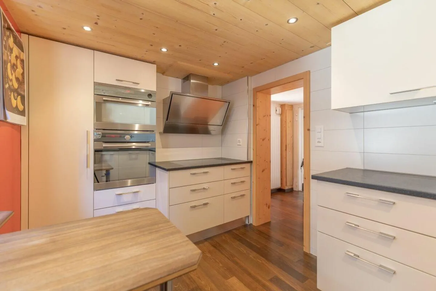 4.5-Room Single-Family House with Garden and Workshop - Photo 5 of 13