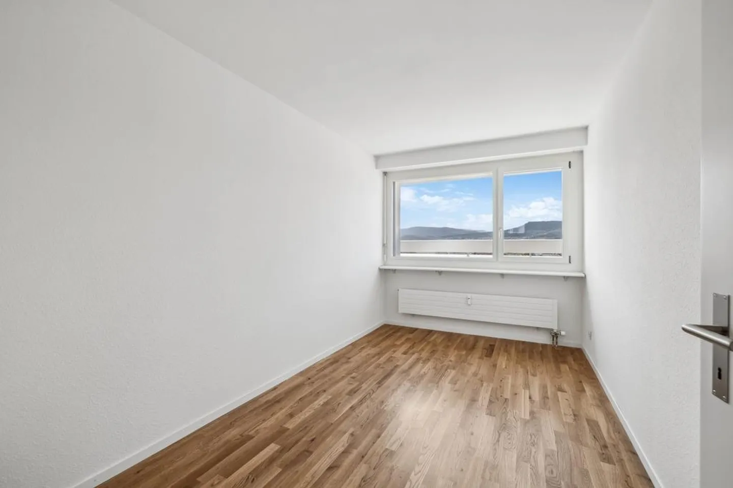 Appartement rénové avec vue dans le quartier Mischeli - Photo 7 sur 11