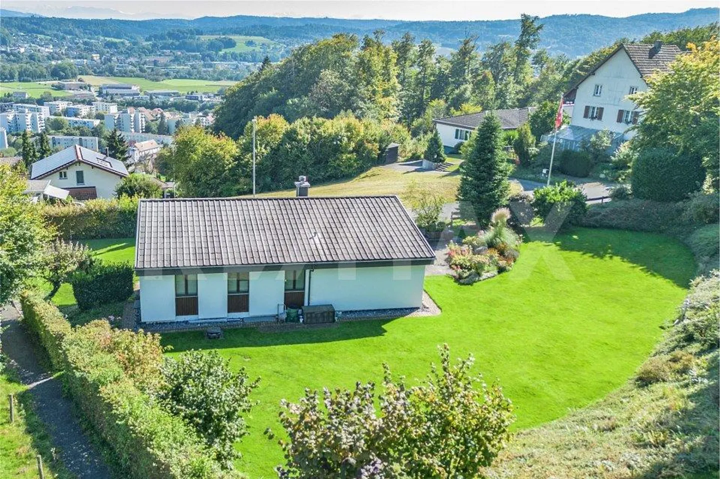 Maison individuelle spacieuse de 7,5 pièces avec vue fantastique - Photo 4 sur 13