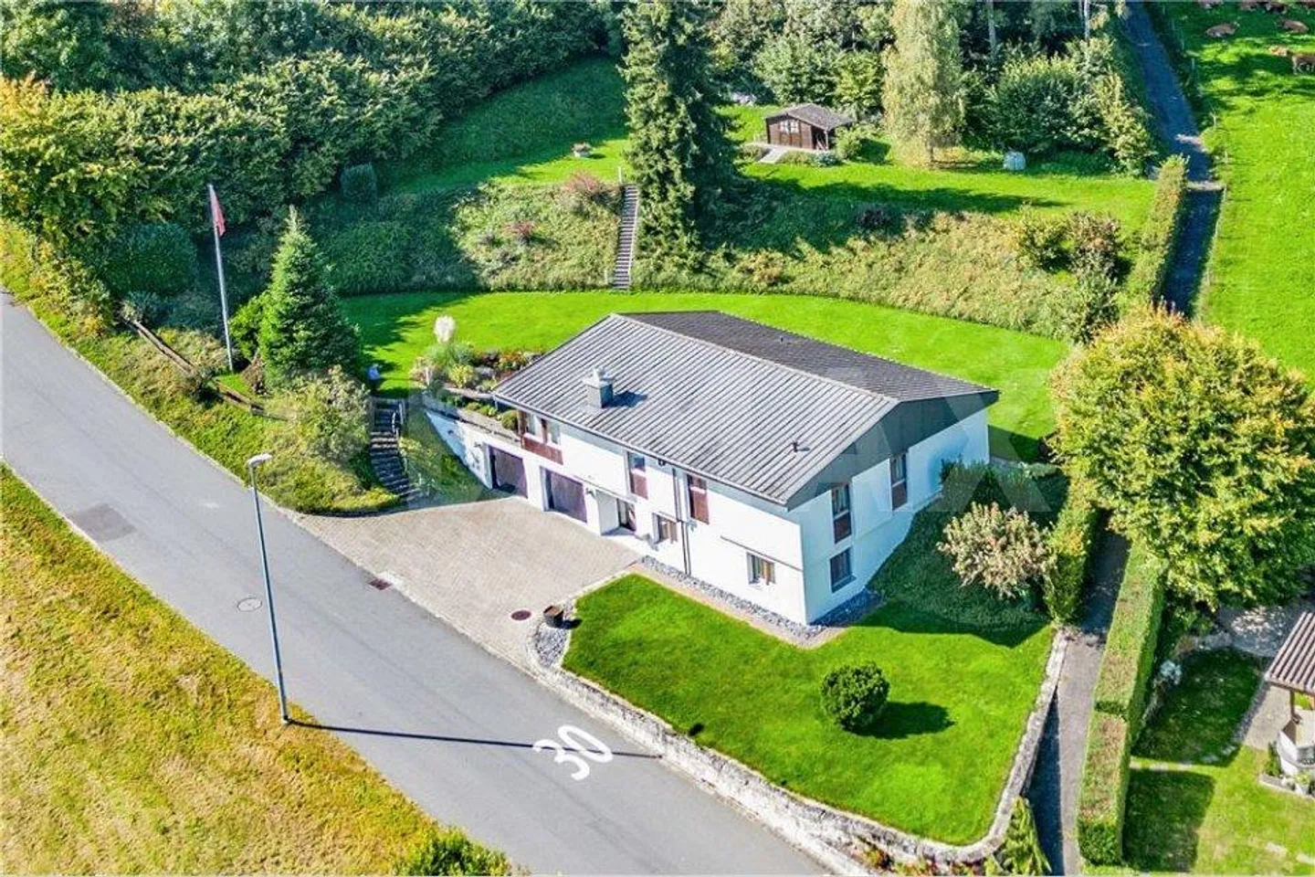 Maison individuelle spacieuse de 7,5 pièces avec vue fantastique - Photo 5 sur 13