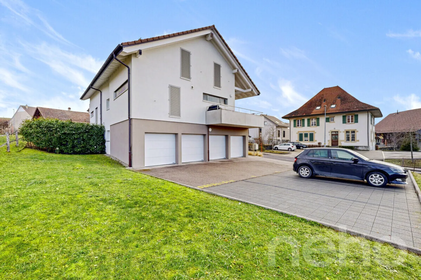 4,5 Zimmer Wohnung, lichtdurchflutet mit Garten, im Herzen des Dorfes - Foto 11 von 12