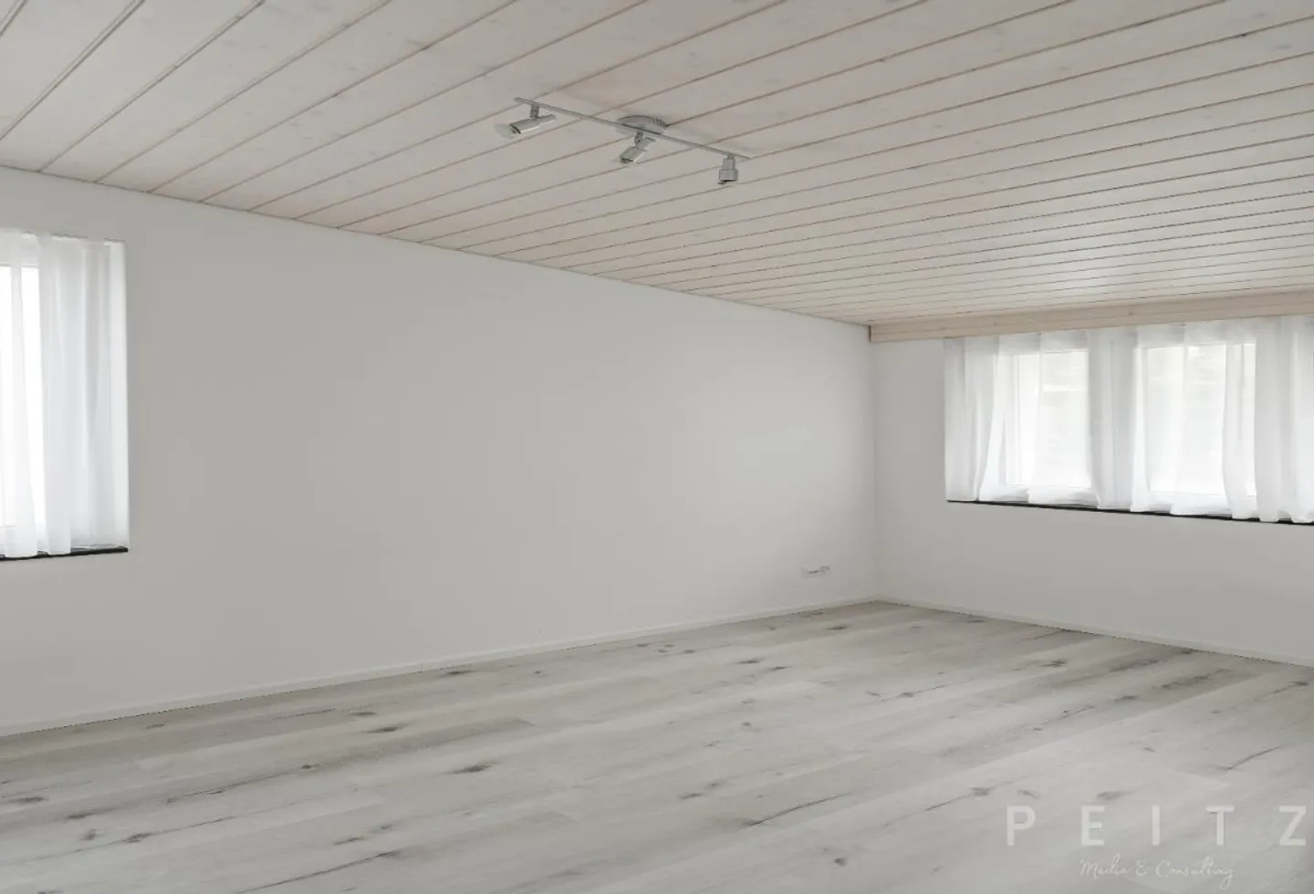 Maison semi-détachée de 4,5 pièces - Photo 3 sur 5