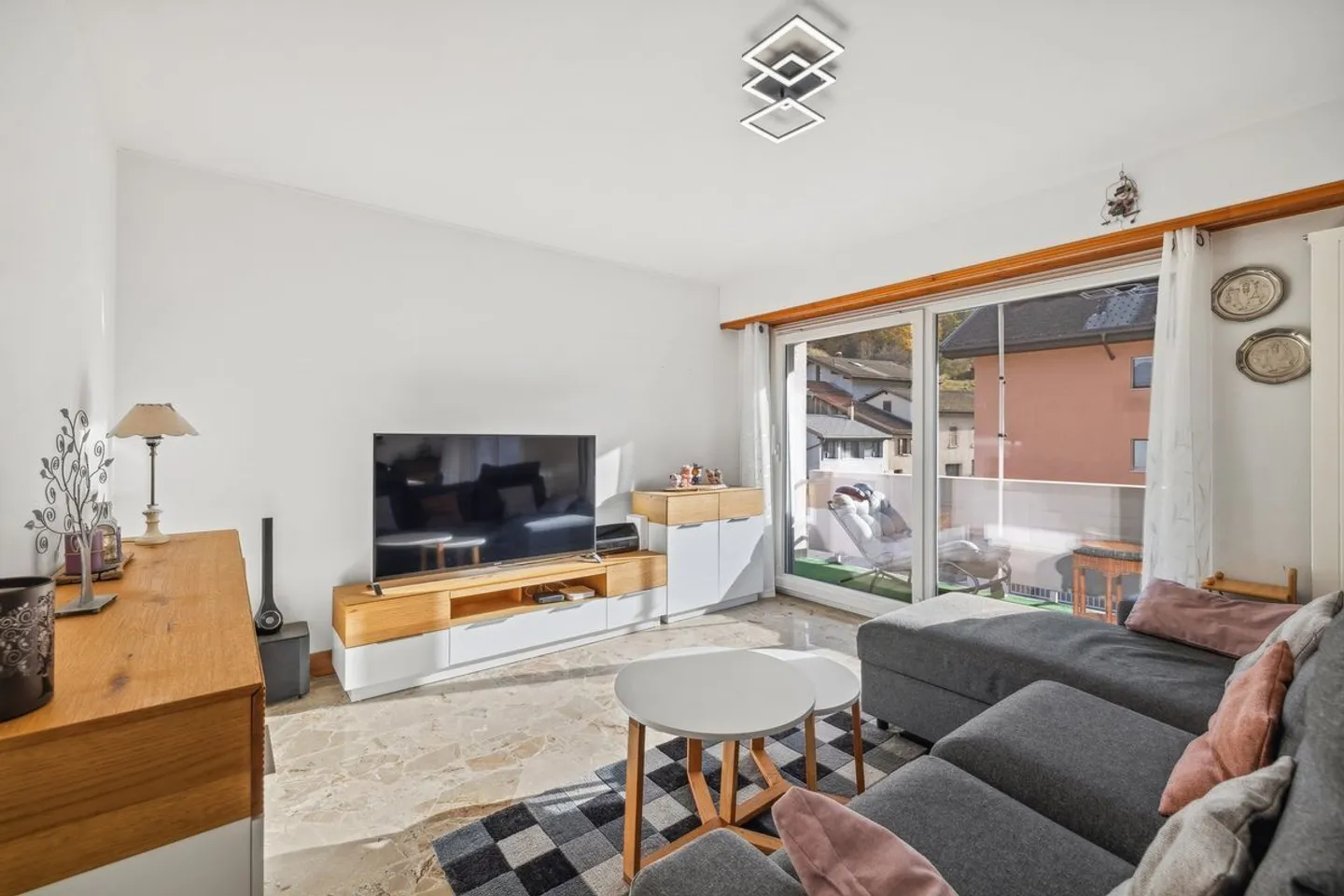 Magnificent duplex apartment of 6.5 rooms in Orsières - Photo 1 of 4