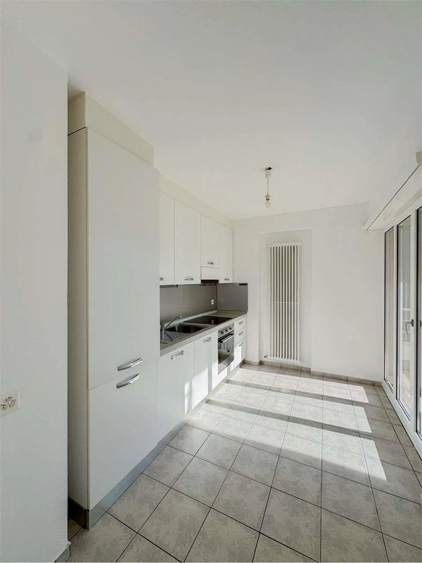 3.5 RENOVATED APARTMENT IN AGNO - Photo 5 of 13