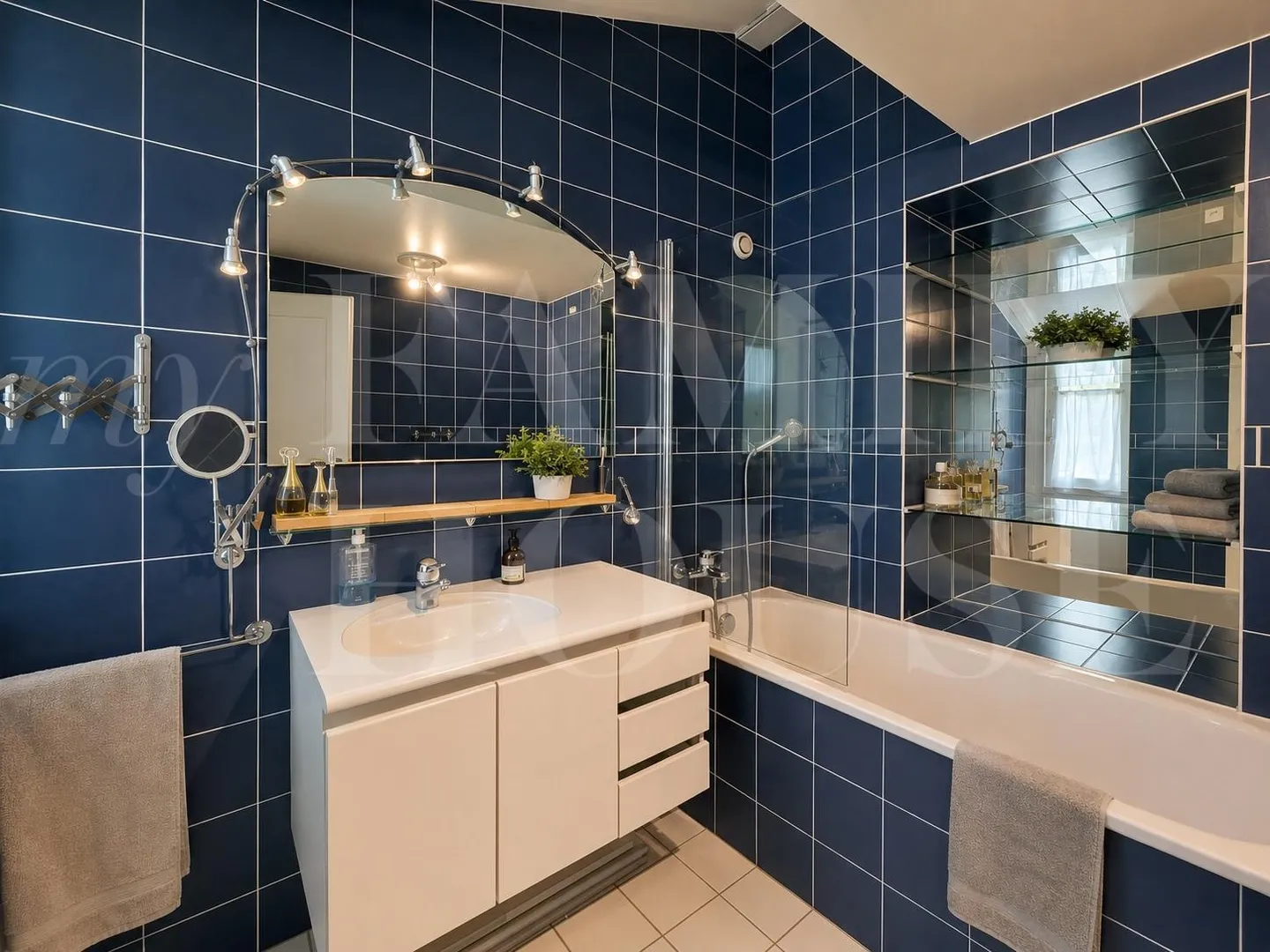 EXCLUSIVITY: Magnificent triplex of 325 m2 PPE located within an old building - Photo 5 of 11