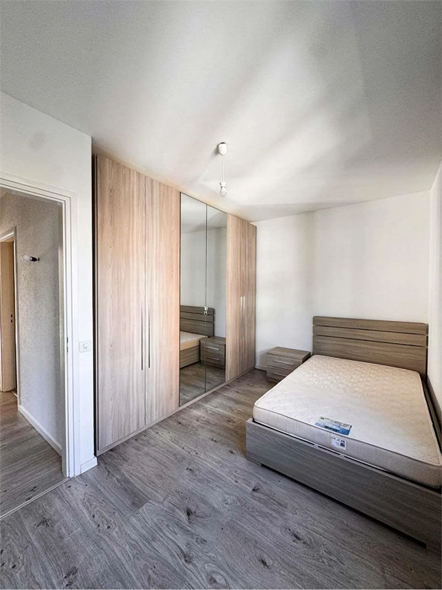 3.5 RENOVATED APARTMENT IN AGNO - Photo 10 of 13