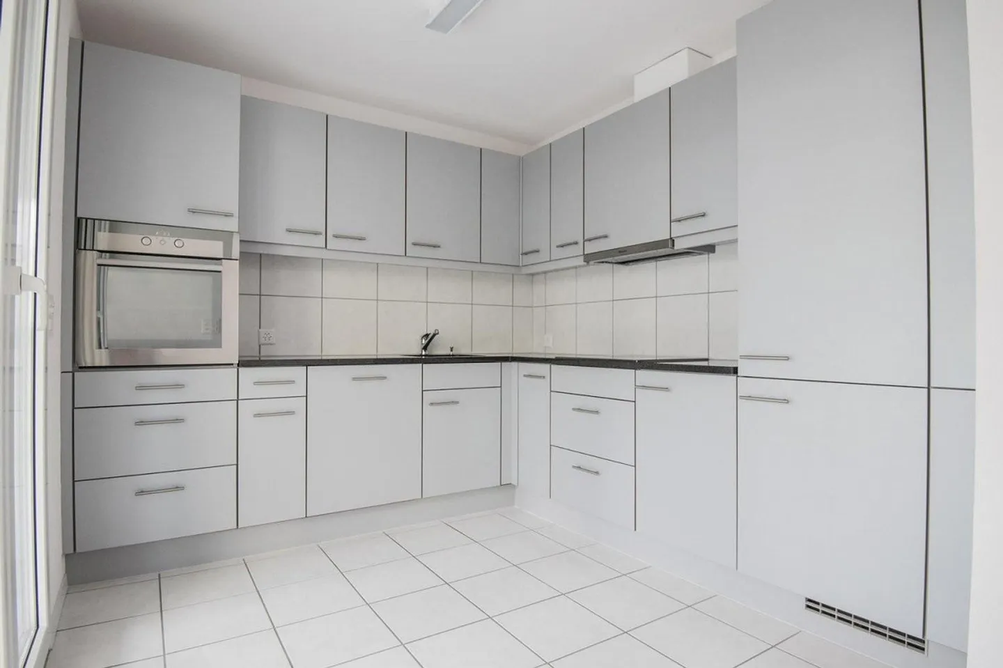 Traumhafte 3 1/2-Zimmerwohnung mit Kinderrabatt! - Photo 2 of 9