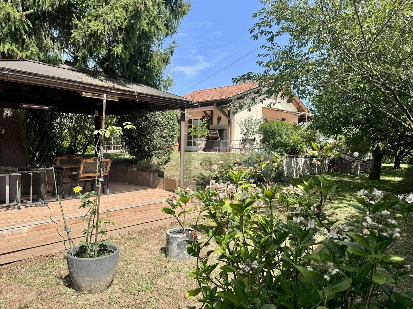 GERÄUMIGE VILLA MIT SCHÖNEM GARTEN IN RUHIGER LAGE - Foto 3 von 6