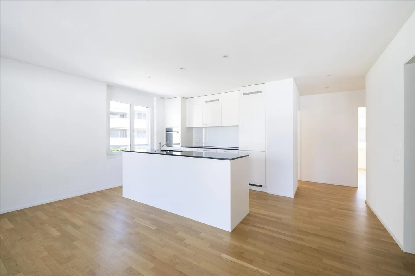 Spacious, sunny and close to Lake Walensee - Photo 2 of 5