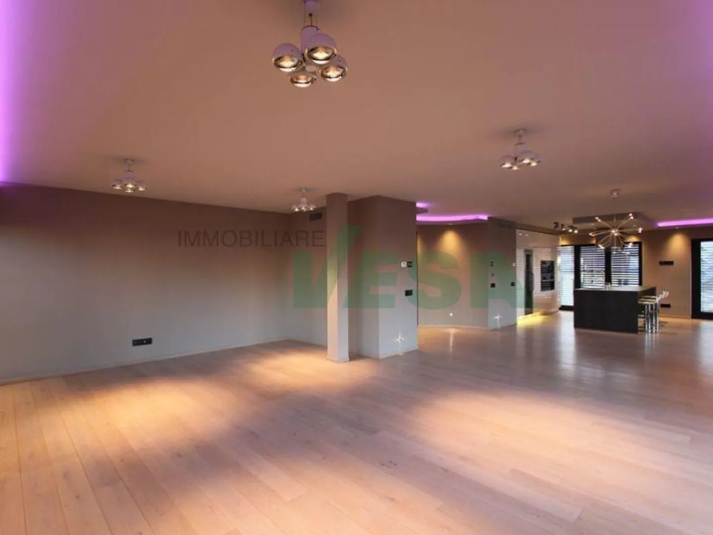 Elegant and prestigious 5.5-room apartment in a convenient location - Photo 9 of 11