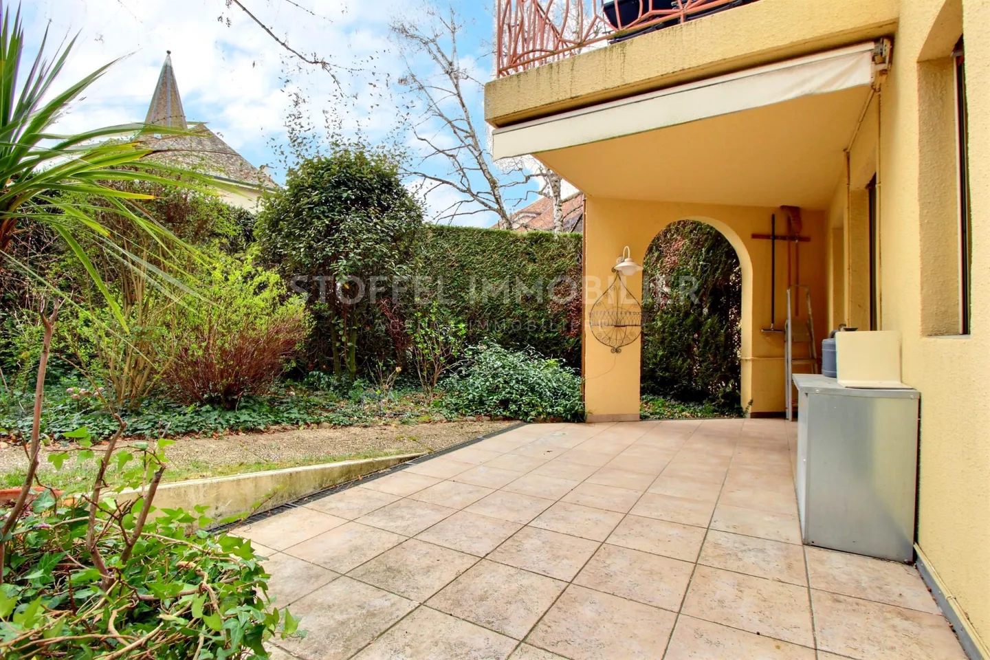 Appartement spacieux avec jardin - Photo 10 sur 12