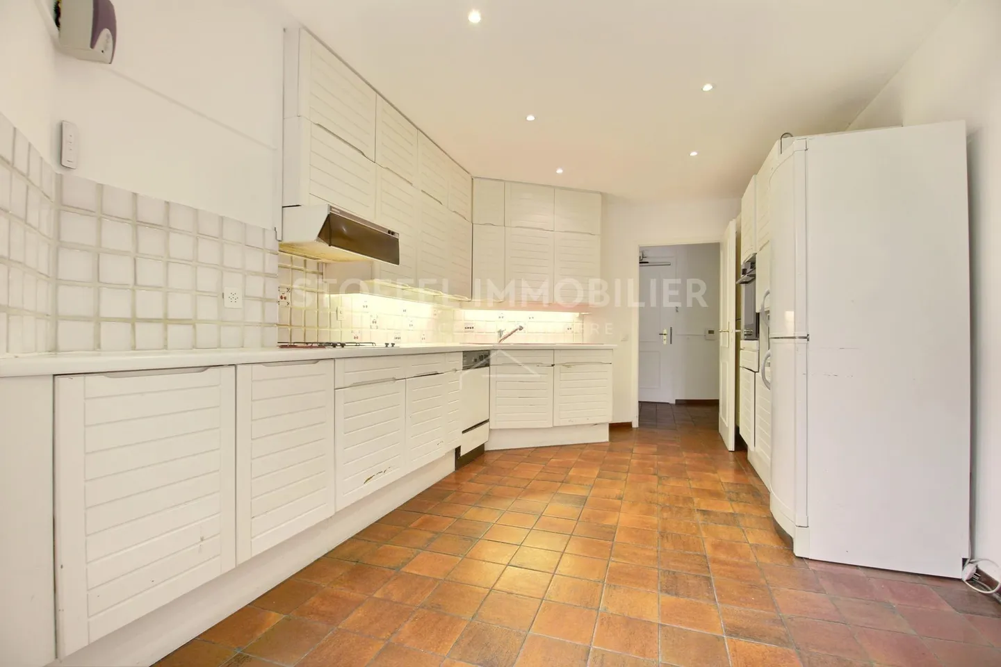 Appartement spacieux avec jardin - Photo 4 sur 12