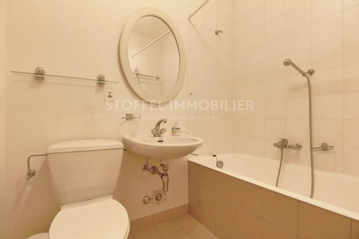 Appartement spacieux avec jardin - Photo 9 sur 12