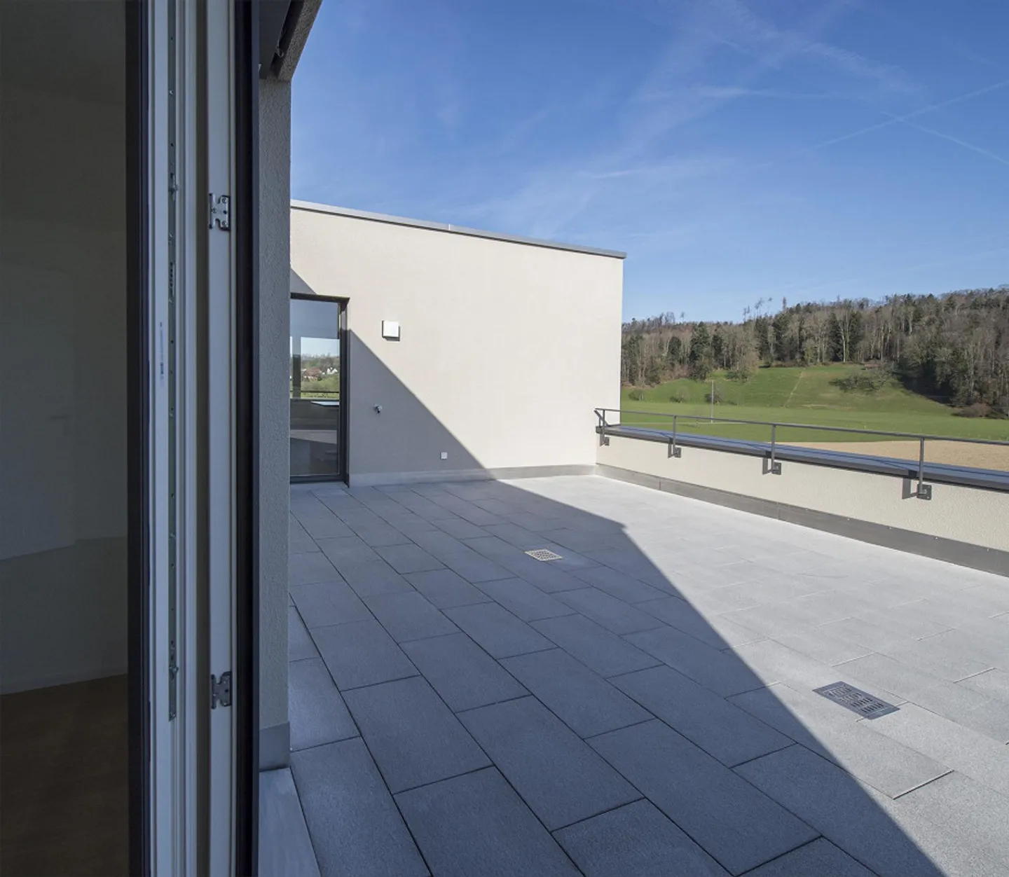 Grosszügige und moderne Attikawohnung mit ca. 173 m² - Foto 7 von 8