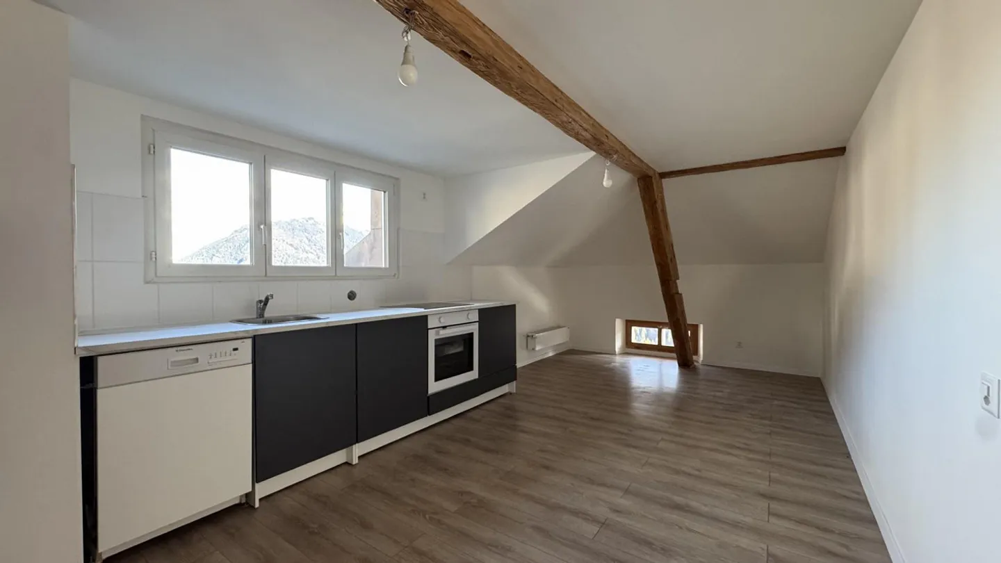 Renovierte Wohnung mit Bergblick - Foto 3 von 10