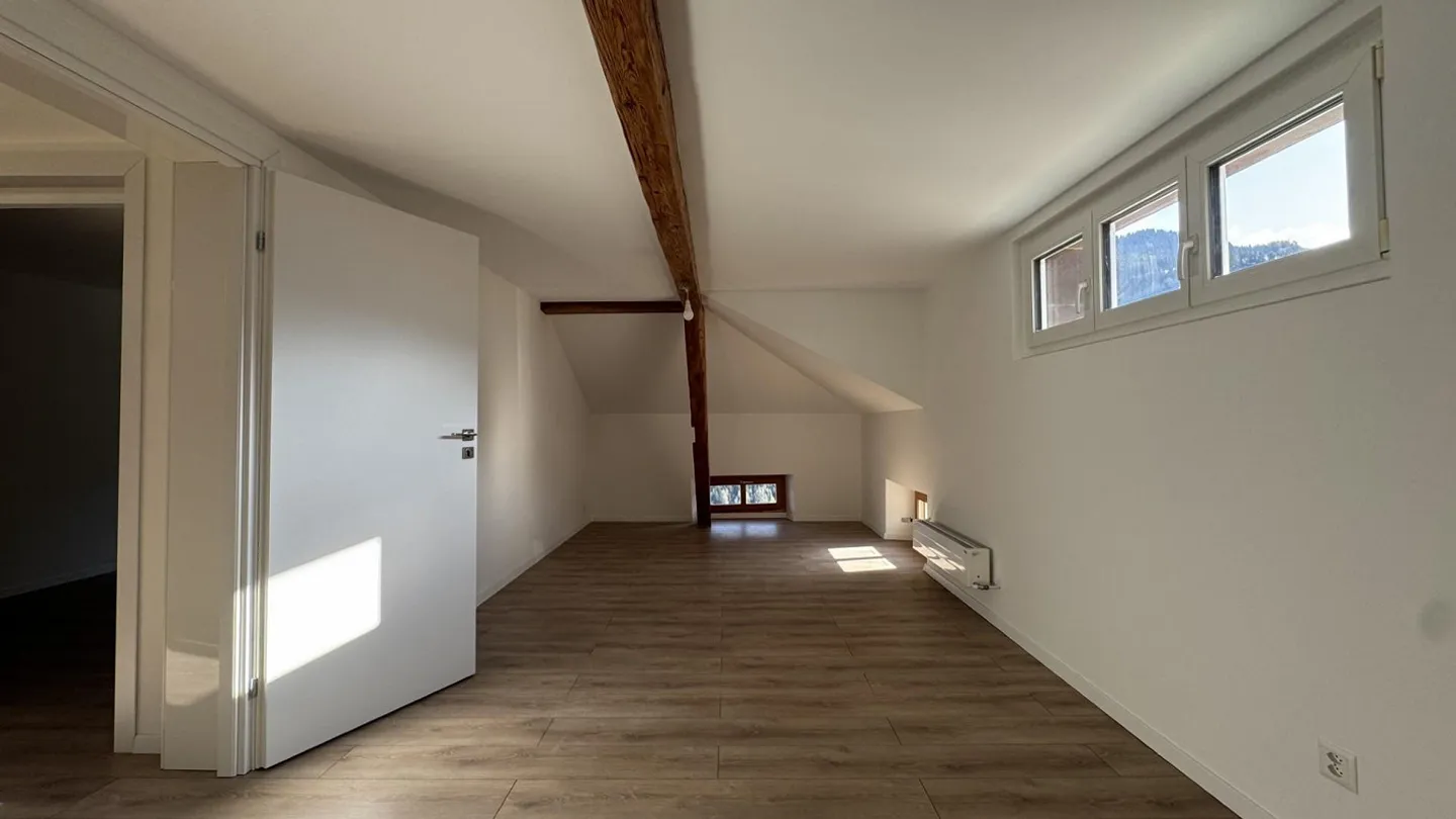 Renovierte Wohnung mit Bergblick - Foto 4 von 10