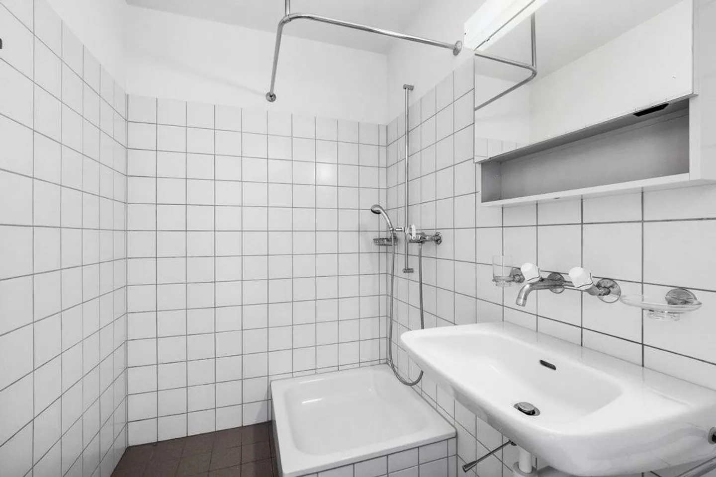 AFFITTO SENZA CAUZIONE - Appartamento per studenti in affitto a Dättwil AG - Foto 3 di 5