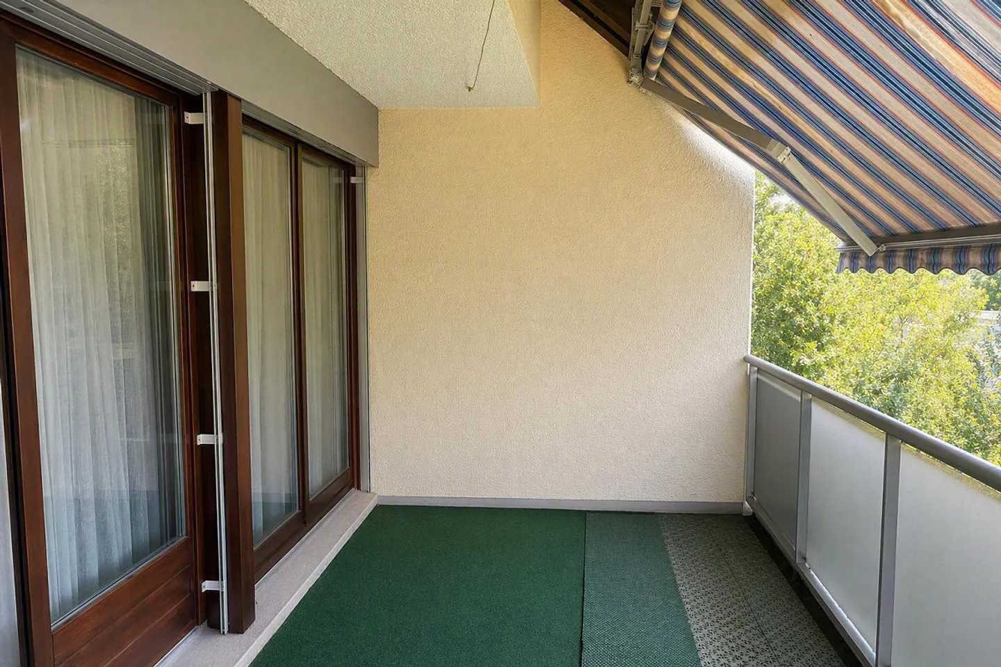 Living in a quiet and nature-friendly environment - view into the greenery and ... - Photo 2 of 8