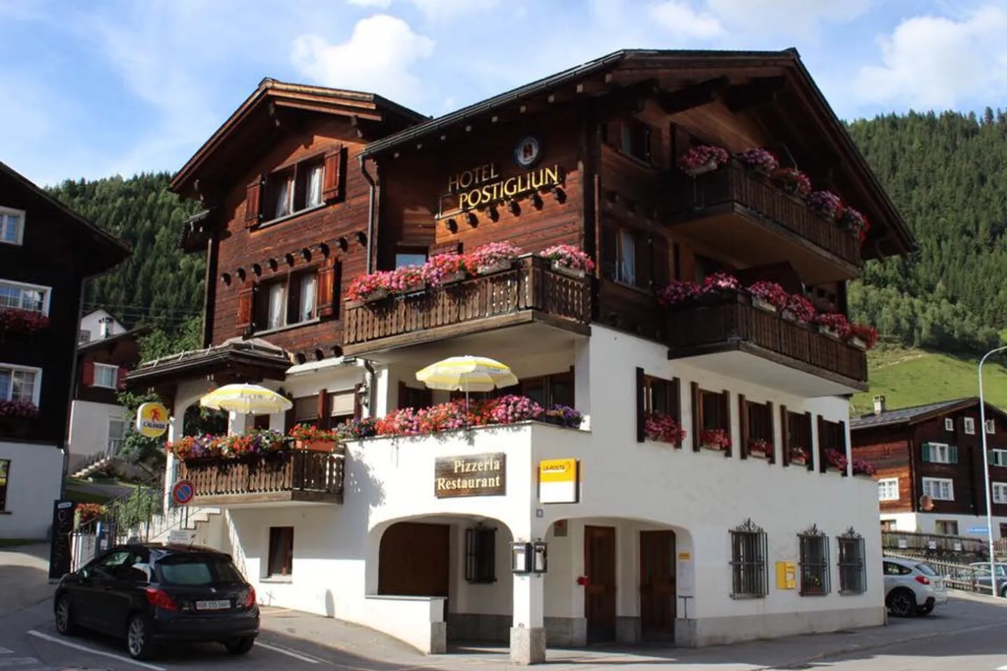 Hotel con 9 camere e ristorante in vendita - Foto 3 di 8
