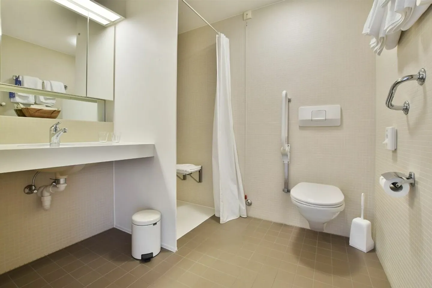 Grande 2,5 locali con vista lago - Foto 9 di 9