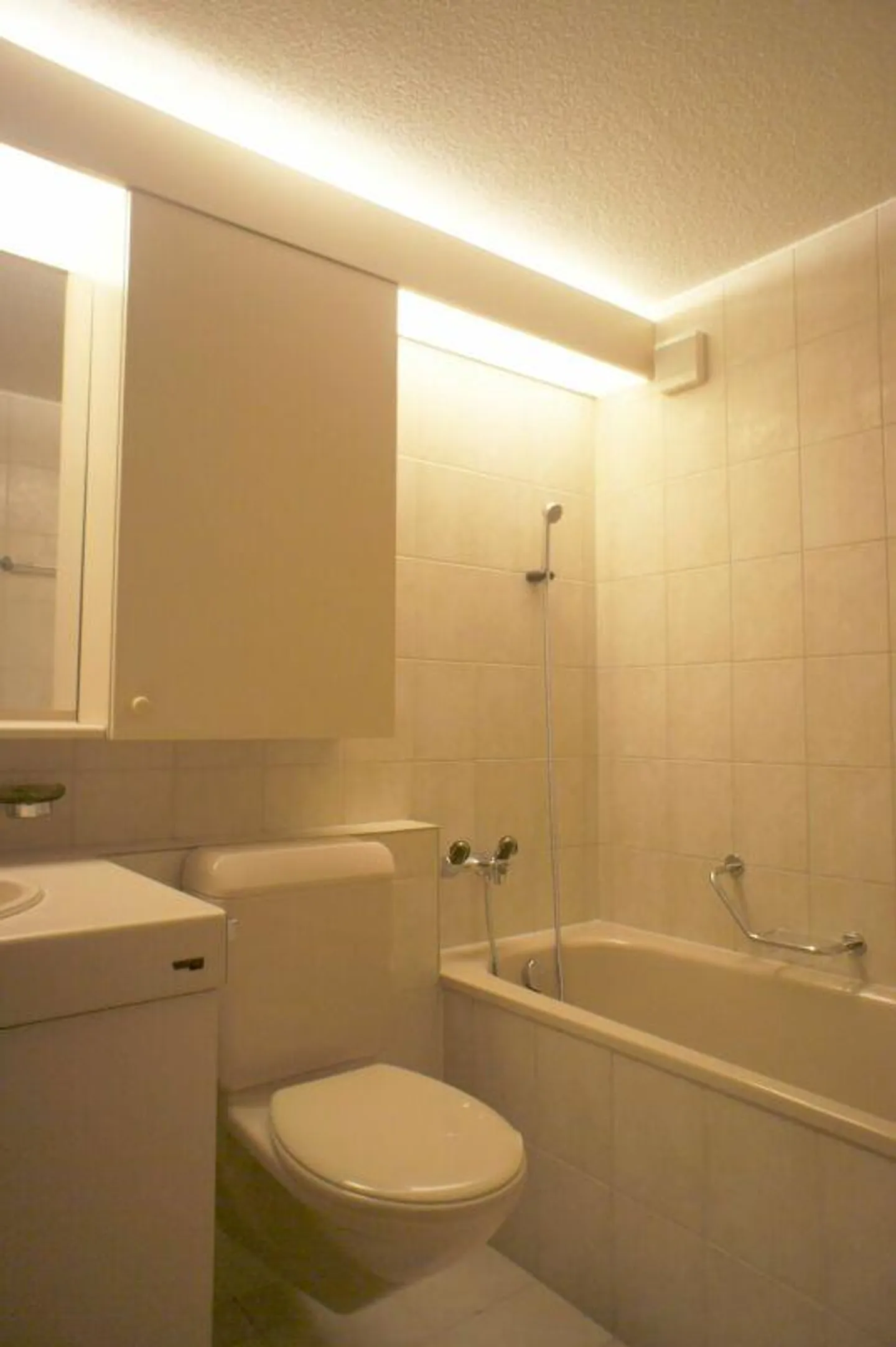Modernes Wohnen, zentral und grün, mit Balkon im Grünen - Foto 6 von 7
