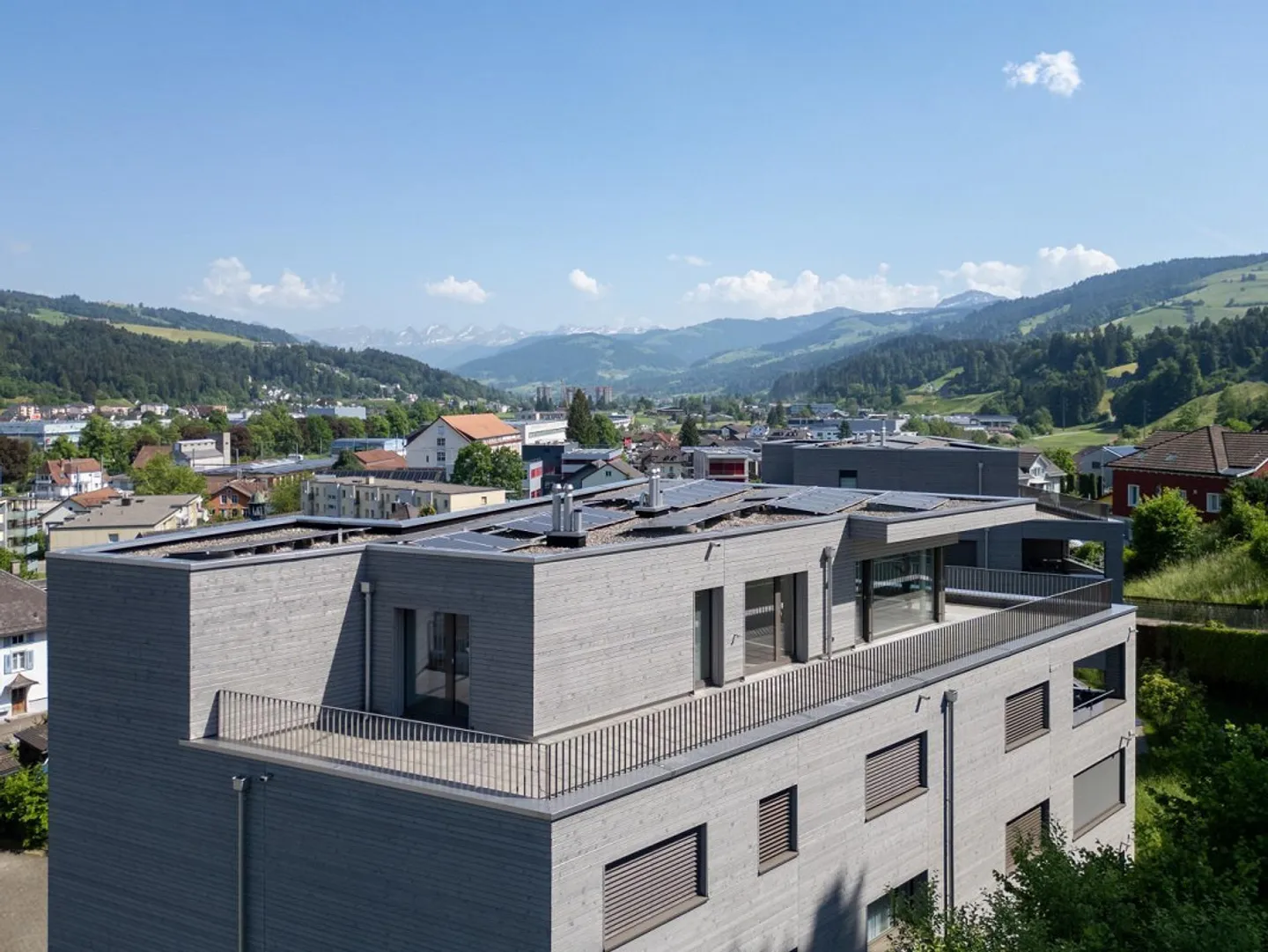 Appartement en attique avec vue imprenable jusqu'aux Churfirsten - Photo 1 sur 6