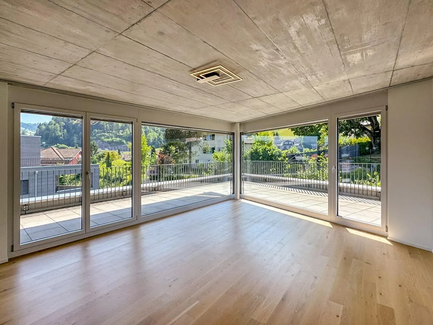 Appartement en attique avec vue imprenable jusqu'aux Churfirsten - Photo 3 sur 6