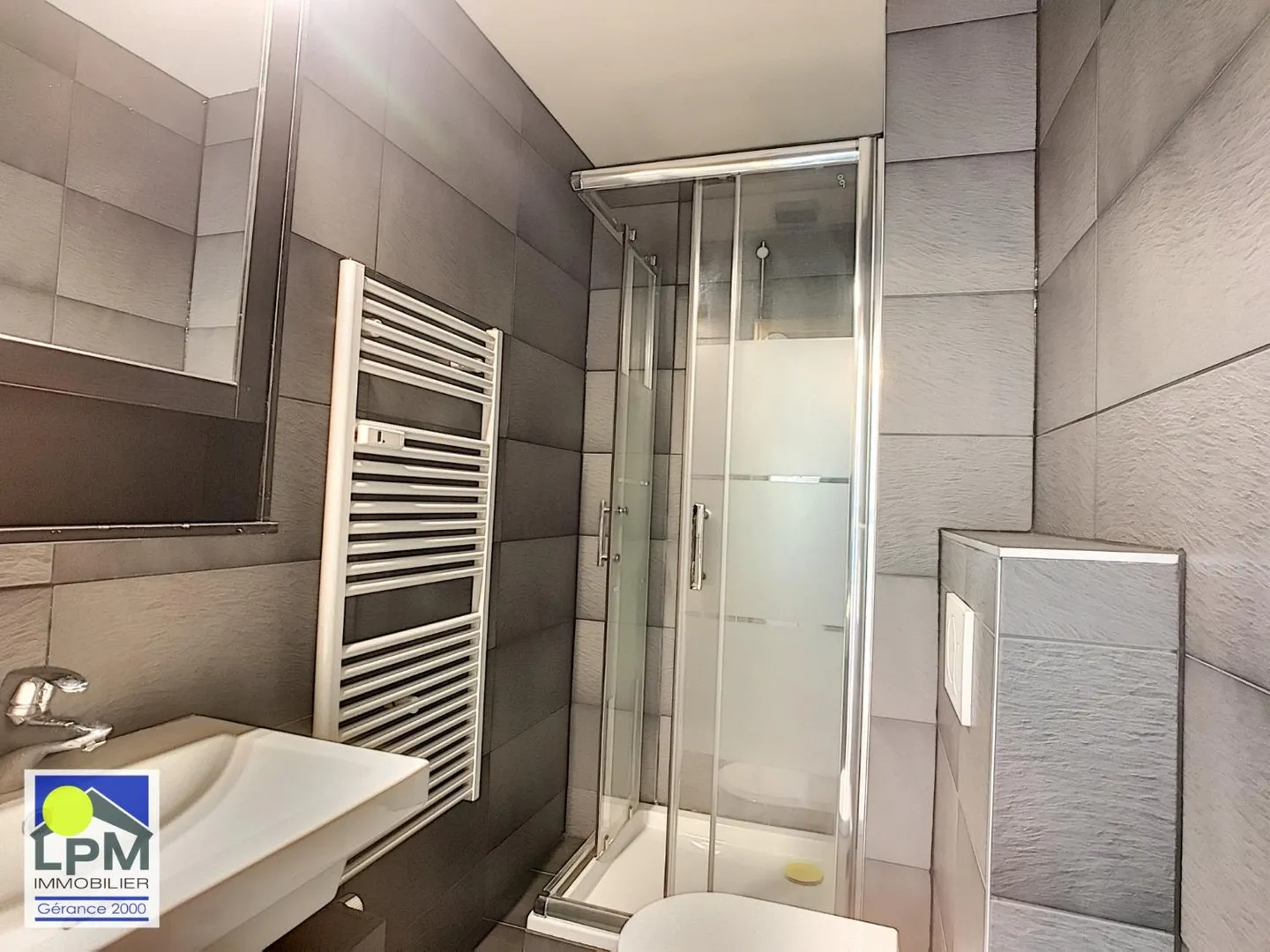 Charmant appartement 2.5 pièces - Photo 3 sur 4