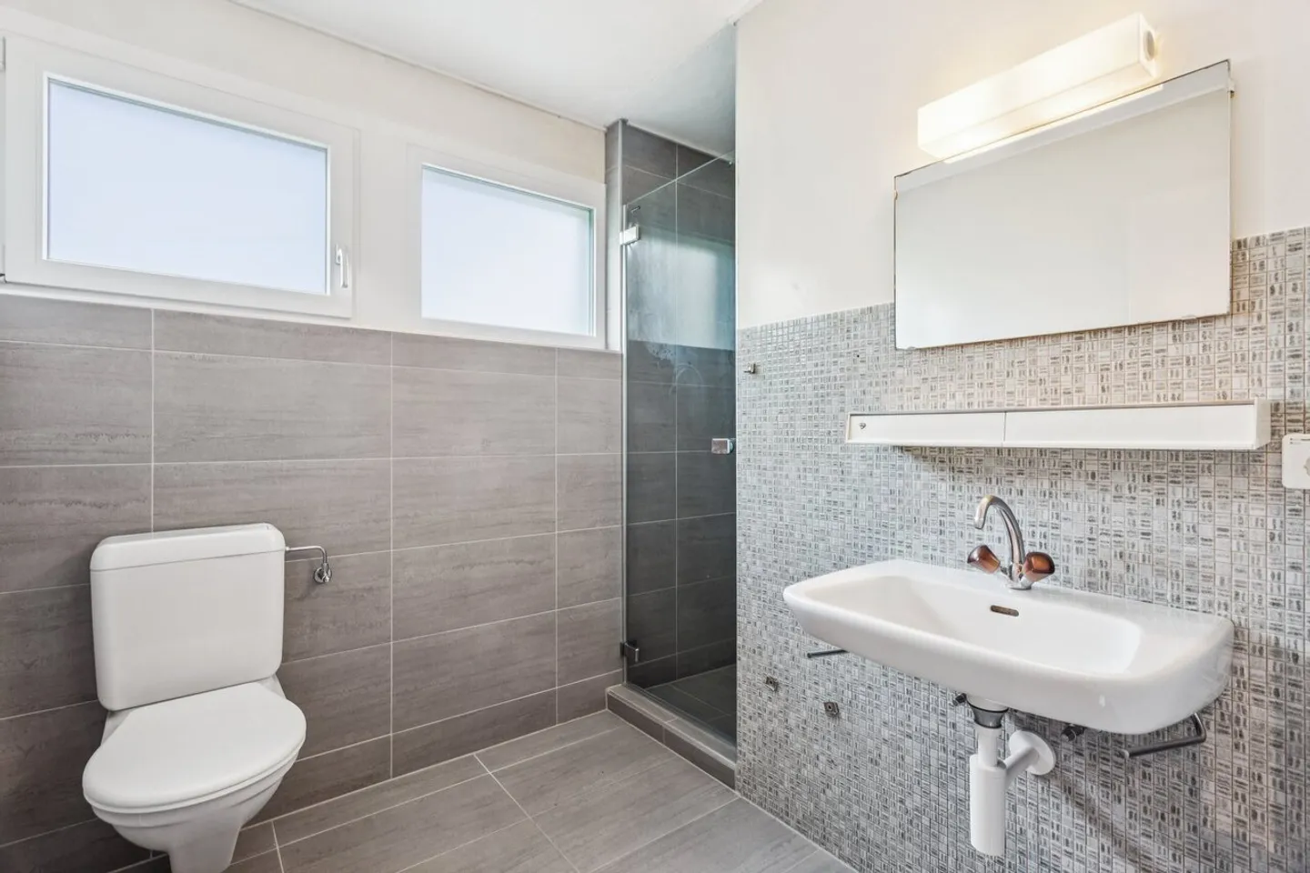 Villa spaziosa con piscina e vista libera - Foto 7 di 16