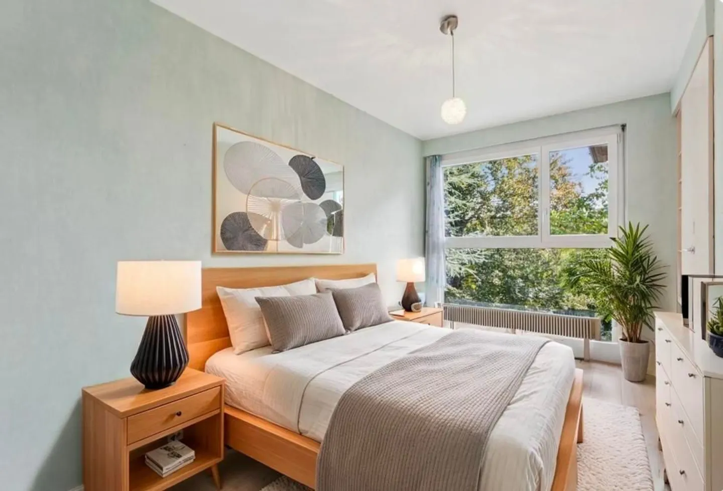 Villa spaziosa con piscina e vista libera - Foto 3 di 16