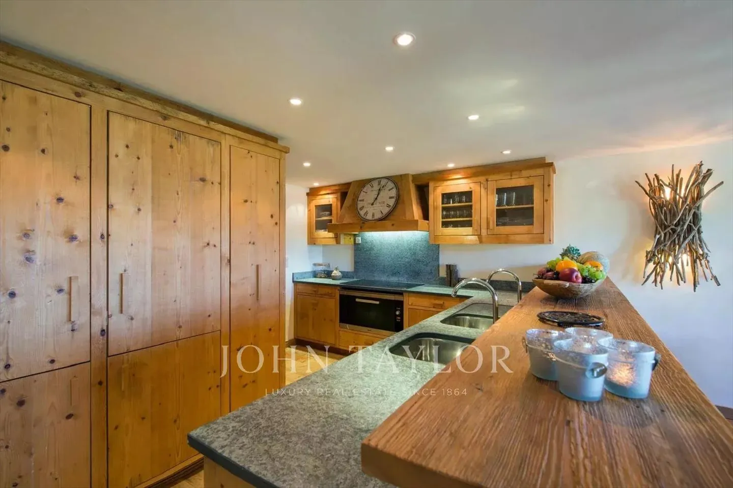 Appartement 8 pièces - Photo 3 sur 7