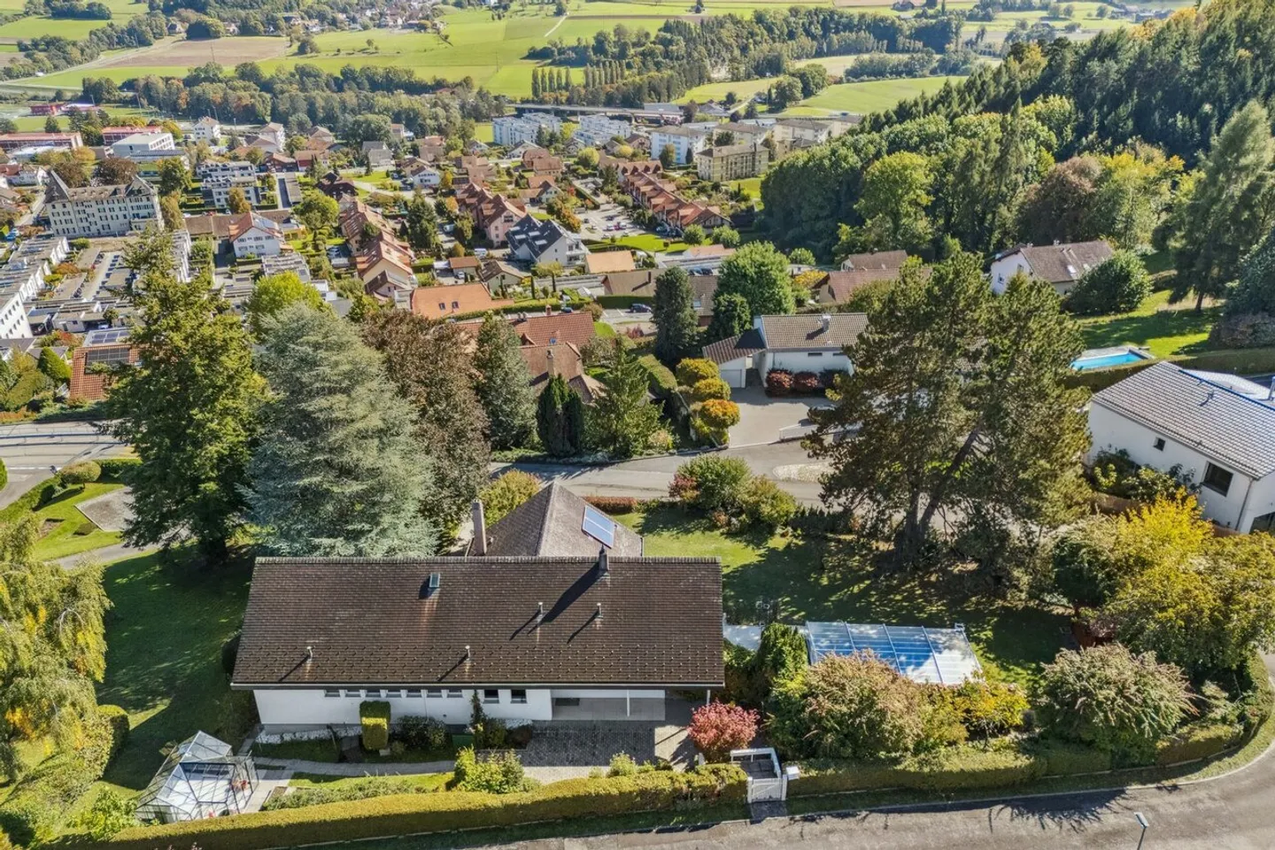 Villa spaziosa con piscina e vista libera - Foto 15 di 16