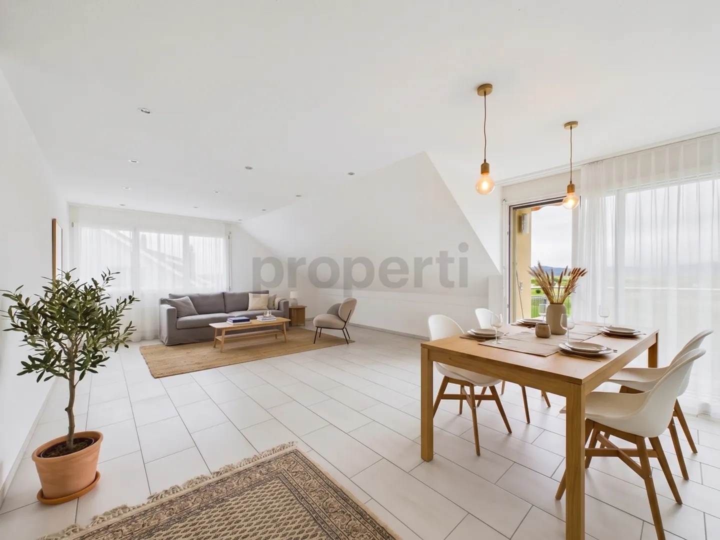 Geräumiges Zuhause mit atemberaubendem Blick - Foto 1 von 13