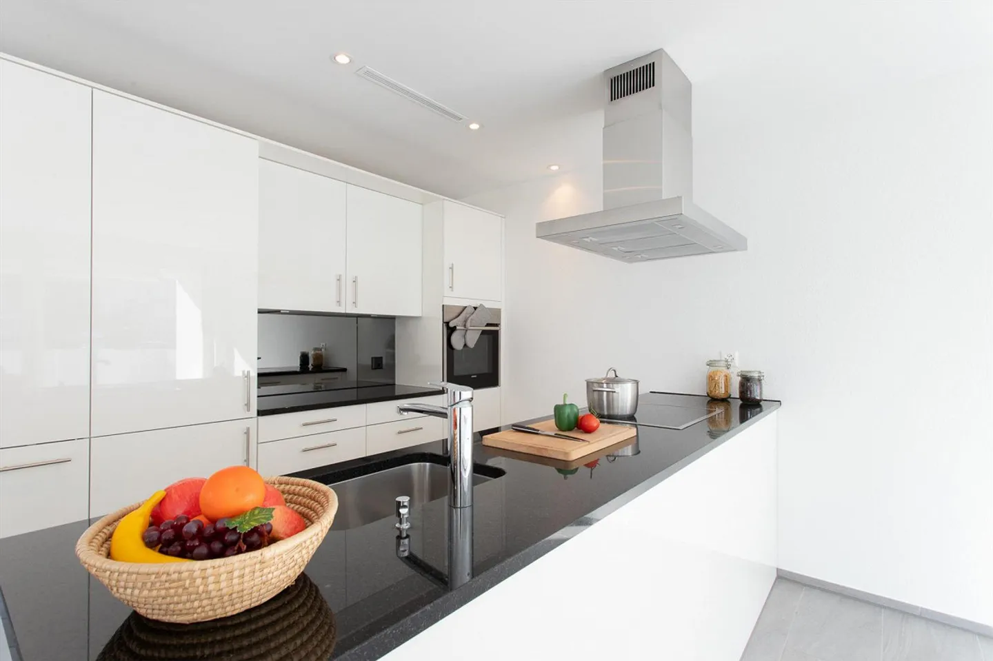 Wohnen mit fantastischer Seesicht! - Foto 2 von 9