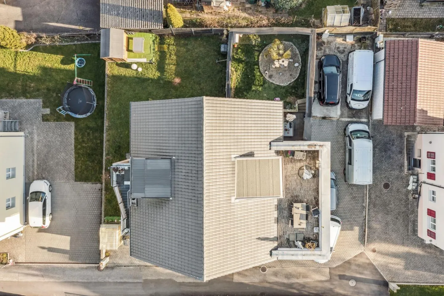 Edificio in affitto solido - Foto 3 di 13