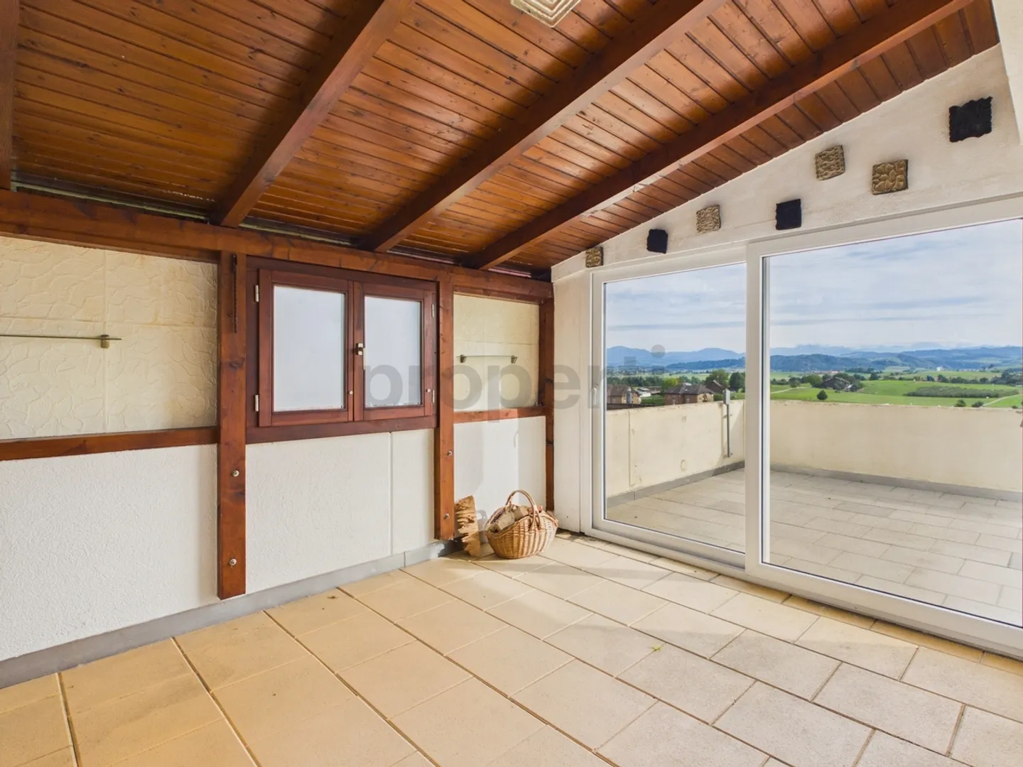 Geräumiges Zuhause mit atemberaubendem Blick - Foto 11 von 13