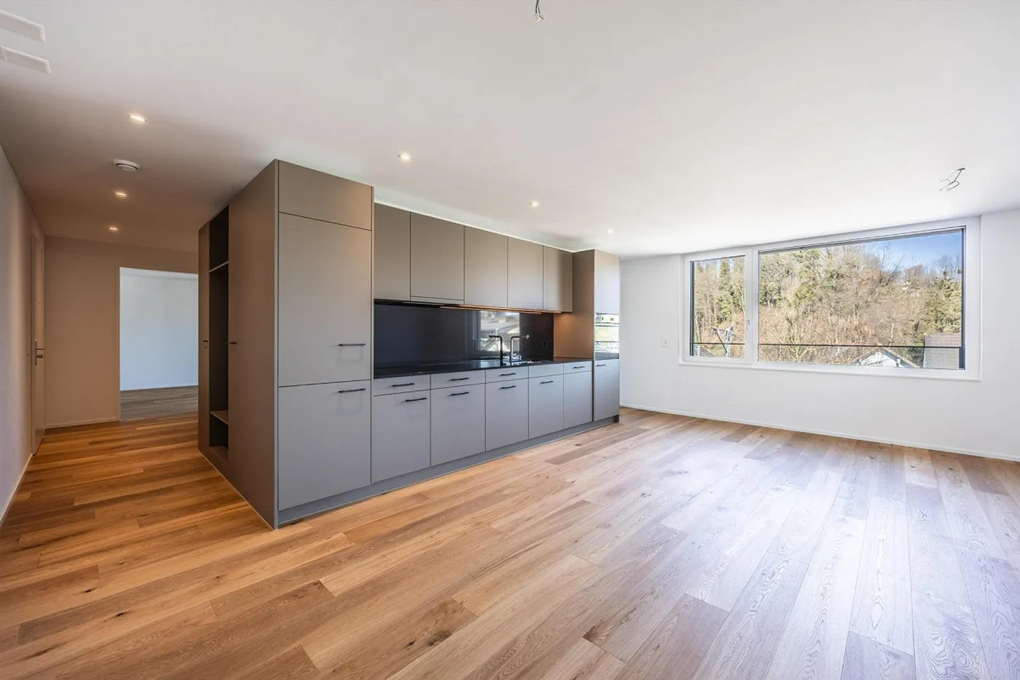 Modern 2.5-room apartment in second occupancy - Photo 1 of 5
