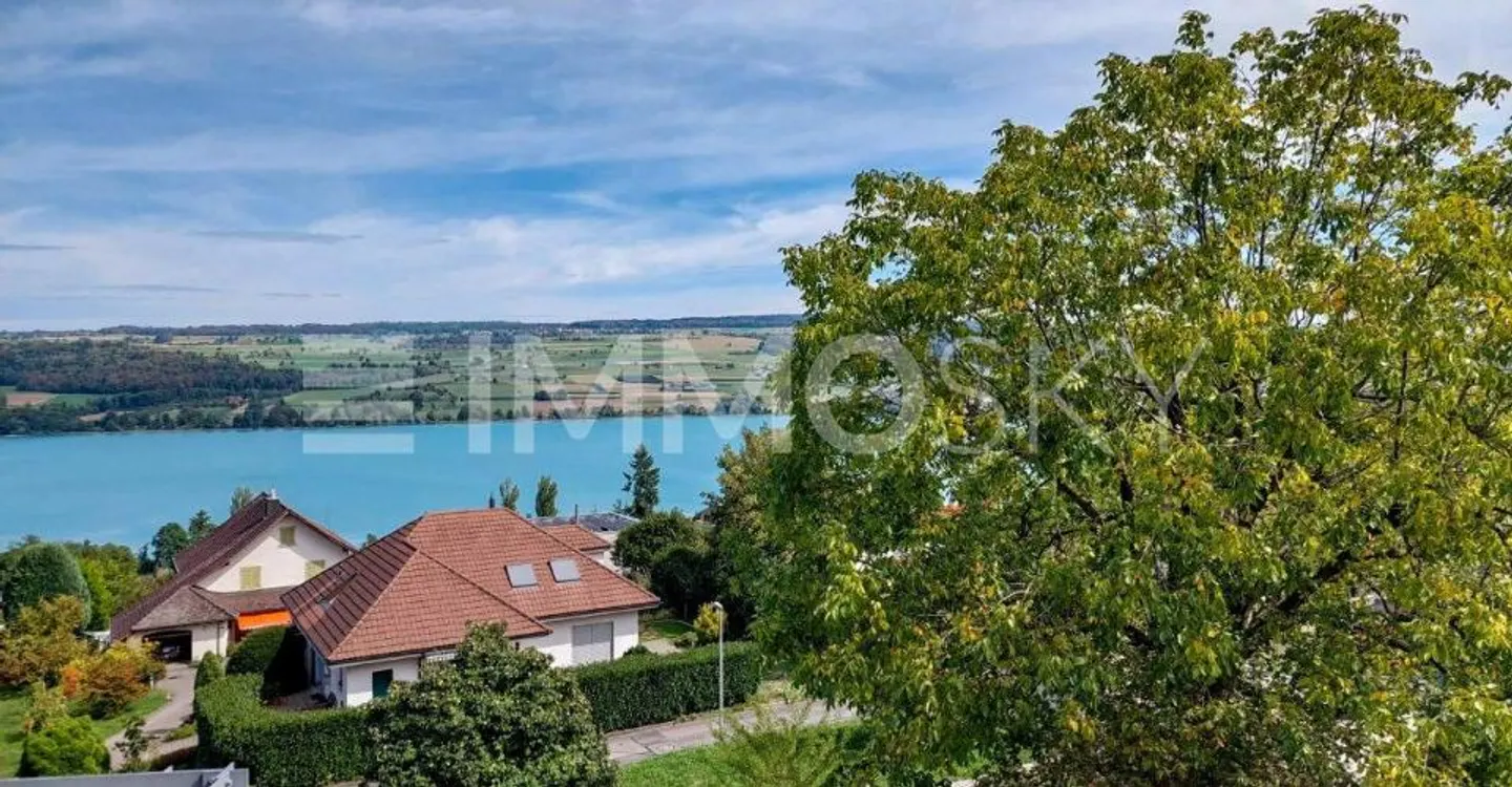 Charmantes Zuhause mit Seeblick - Foto 1 von 5