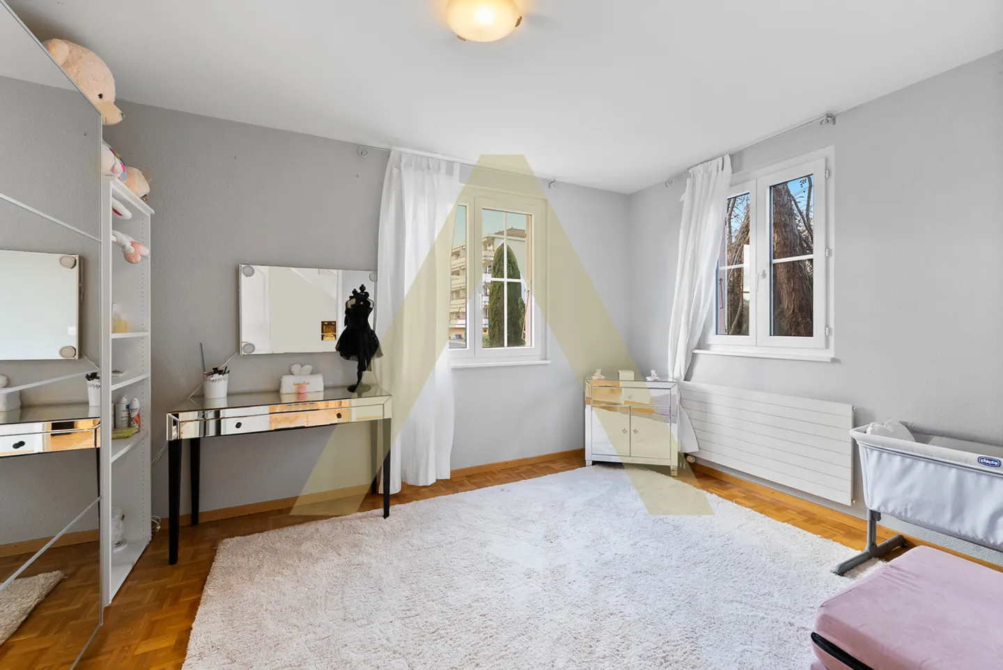 Spacious Villa with Great Potential - Photo 9 of 15