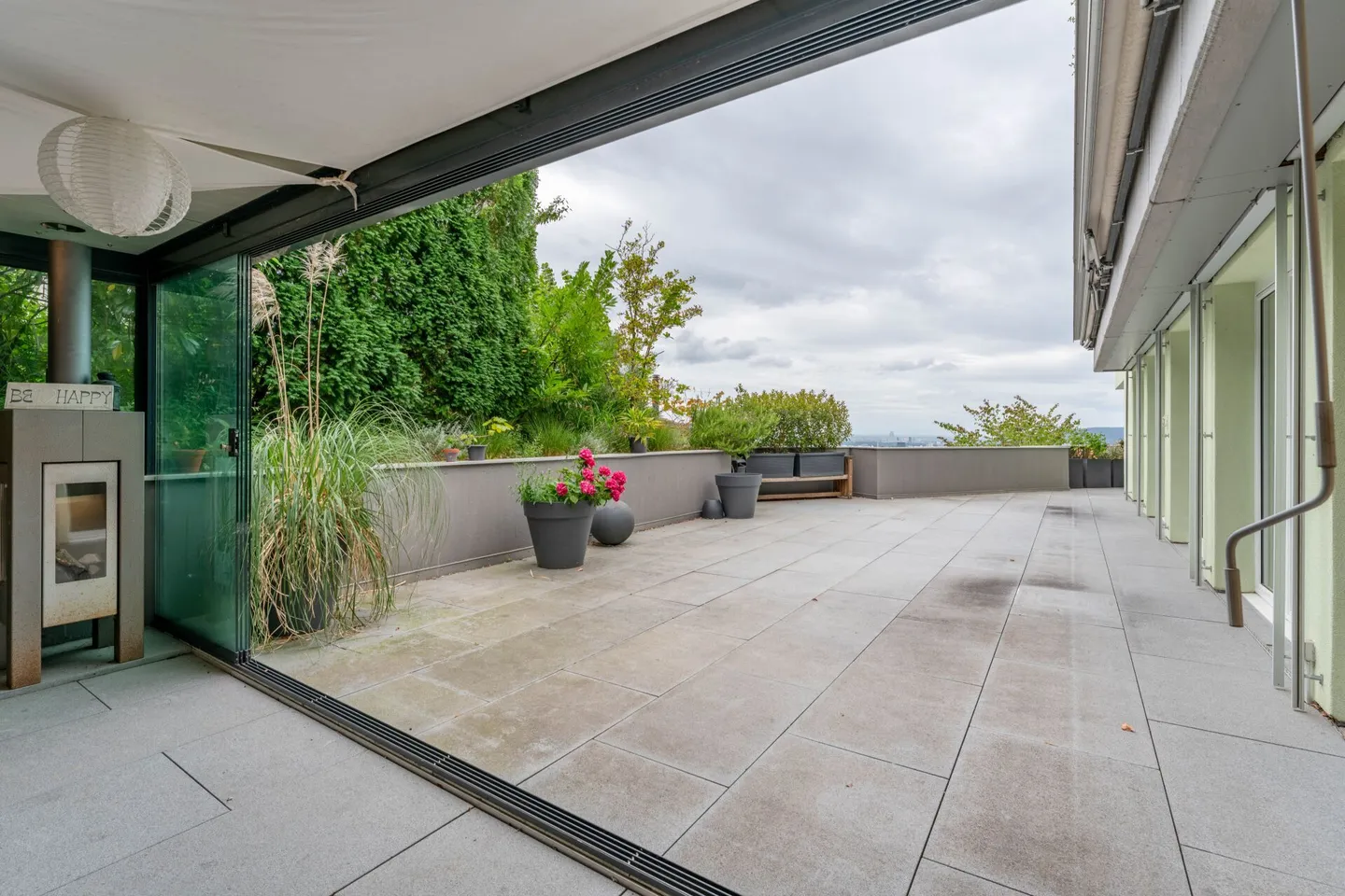 Appartamento con terrazza di 303 m² di spazio esterno e abitabile - come in una casa unifamiliare - Foto 2 di 11