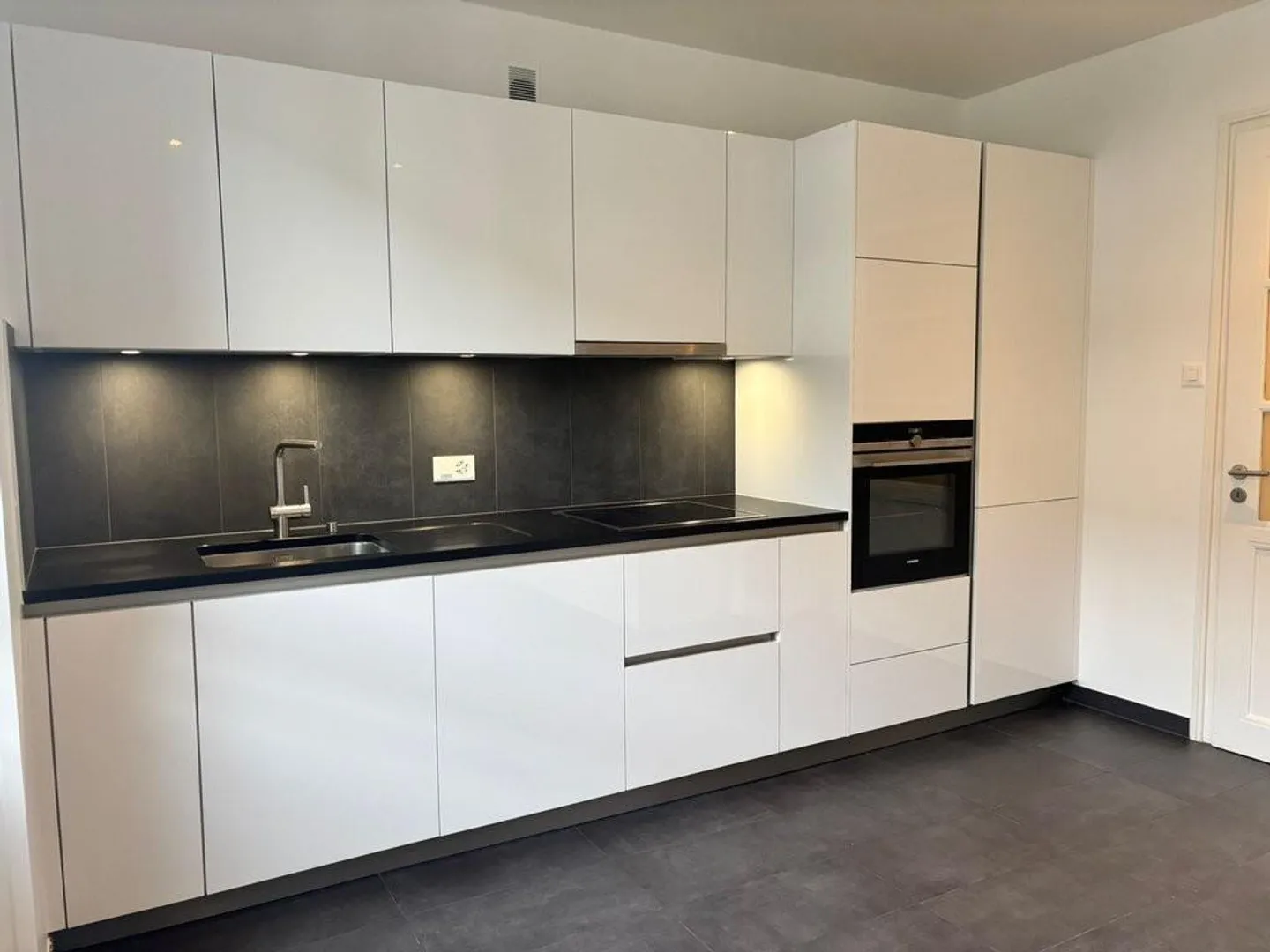 Wunderschöne, vollständig renovierte Wohnung im Herzen von Champel - Foto 3 von 12