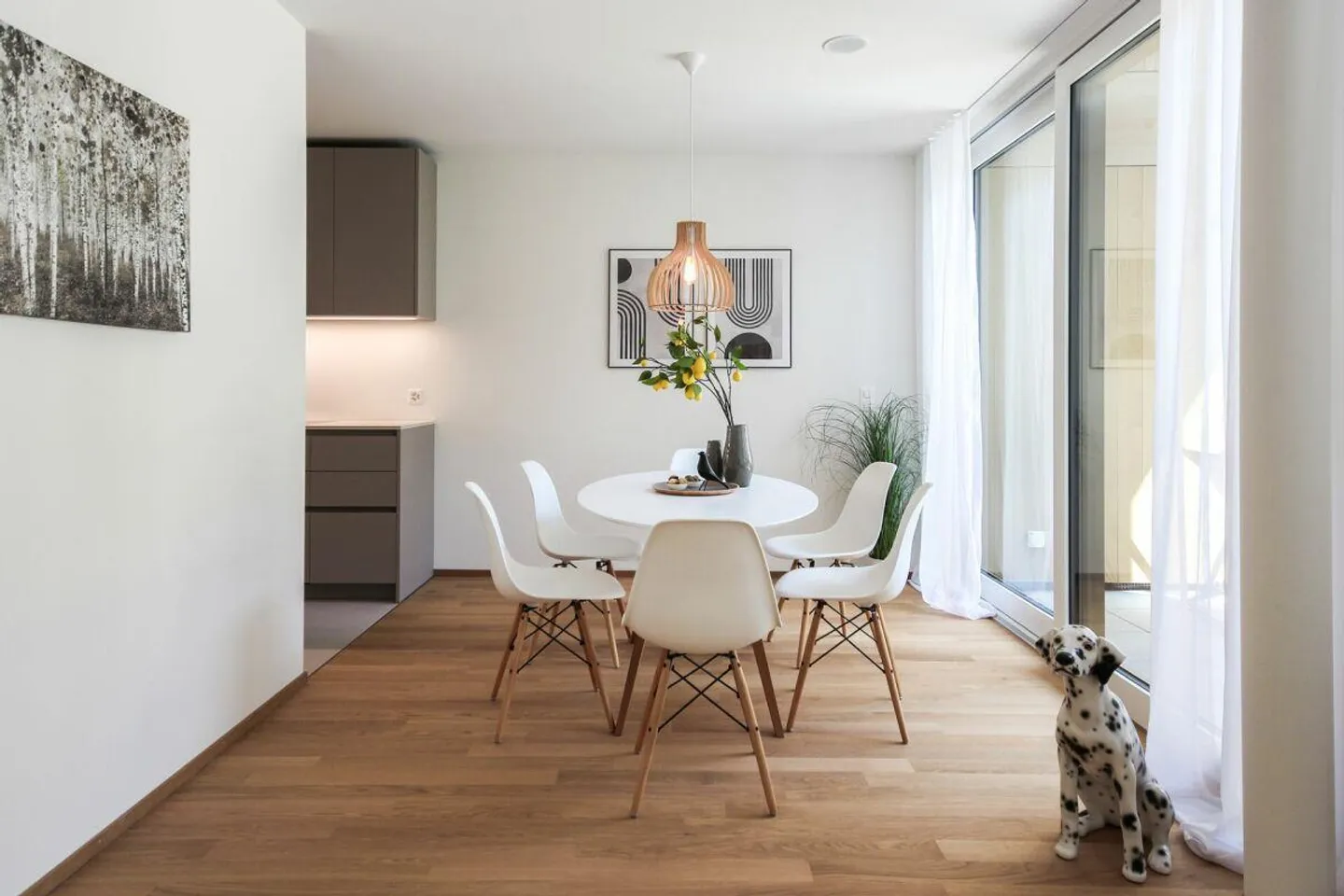 Charmante Maisonettewohnung mit eigenem Garten im Herzen von Reinach - Foto 2 von 9