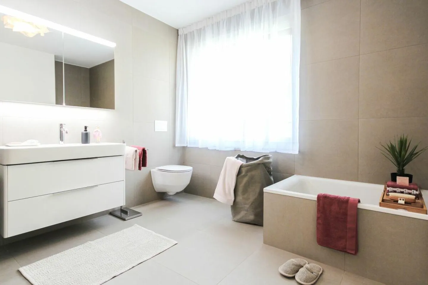 Charmante Maisonettewohnung mit eigenem Garten im Herzen von Reinach - Foto 7 von 9