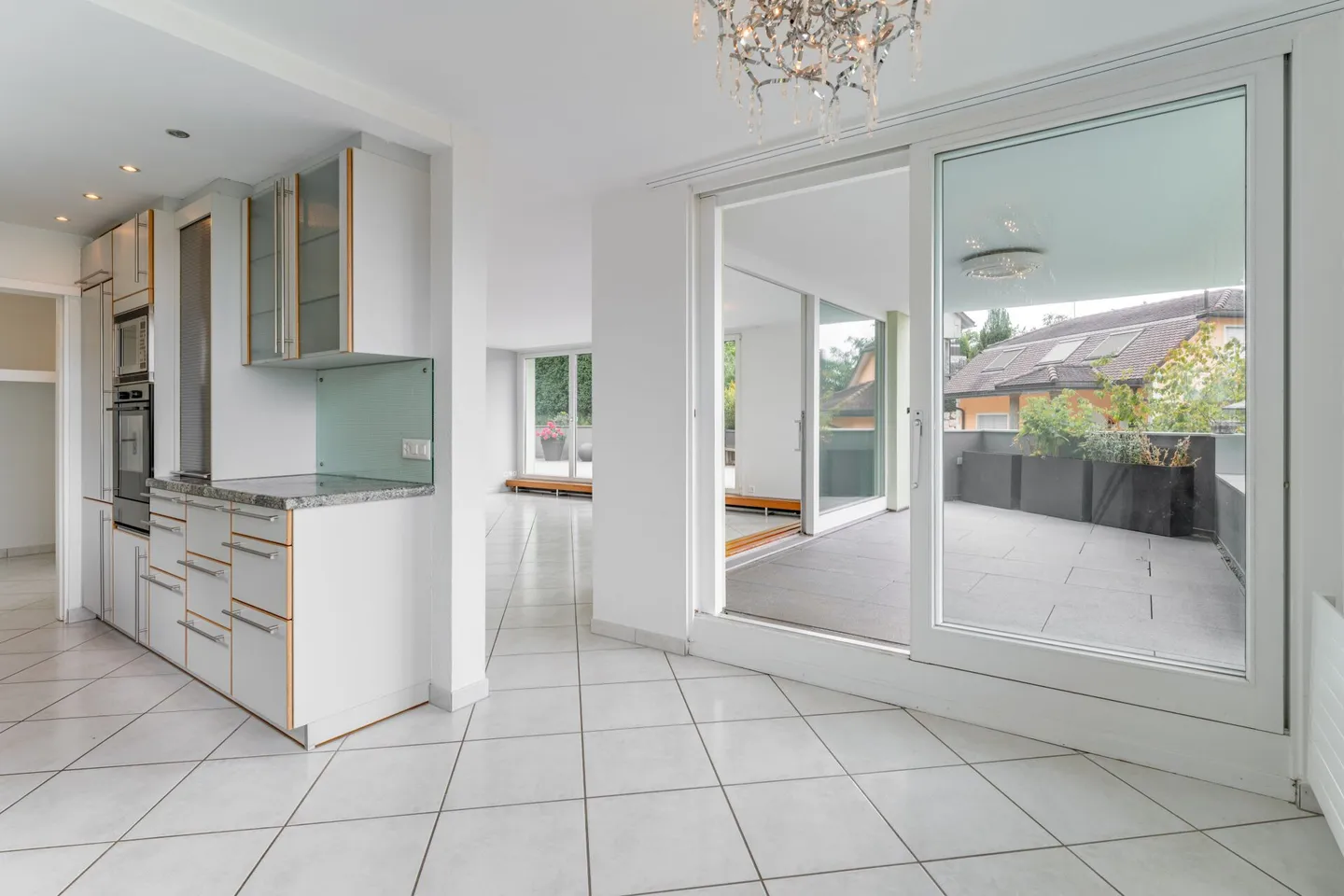 Appartamento con terrazza di 303 m² di spazio esterno e abitabile - come in una casa unifamiliare - Foto 5 di 11