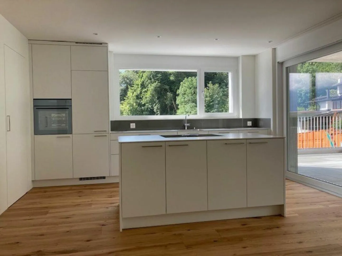Ampio e luminoso appartamento duplex di 4,5 locali con contratto di affitto - Foto 1 di 19