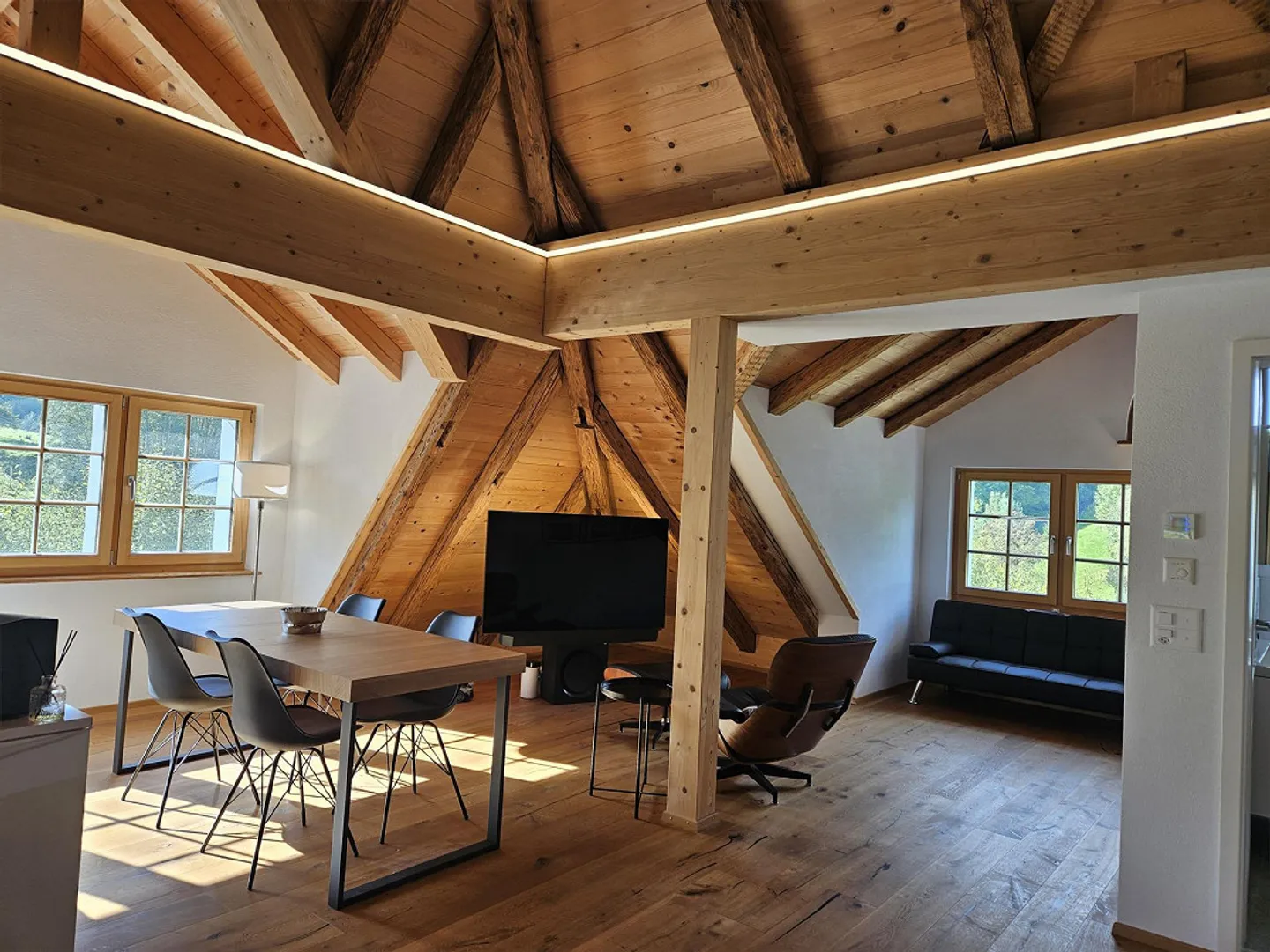 Superbe appartement, idylliquement situé au bord de la rivière - Photo 3 sur 12